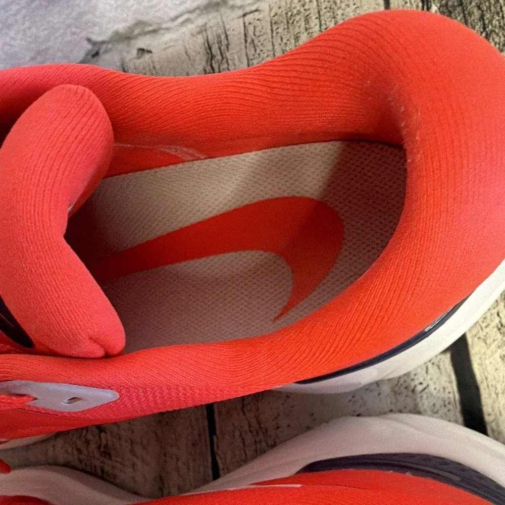 Nike Air Zoom Vomero 16 Red Mesh Low Top Athletic Running Sneakers Men SZ 10